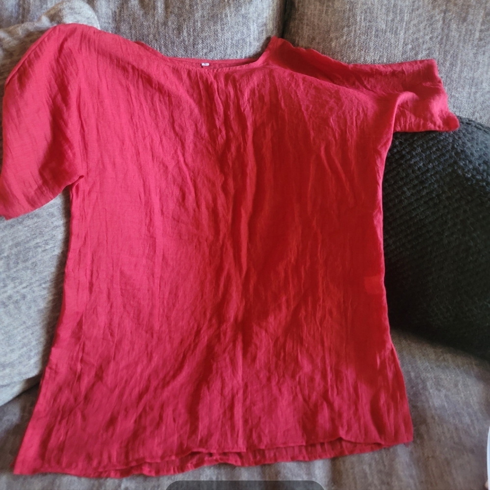 Red lightweight shirt size s